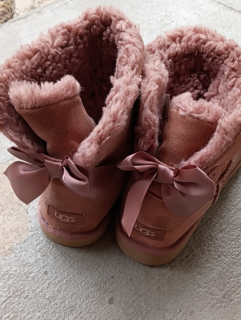 UGG Size 10 Shoes - Picture 10 of 10